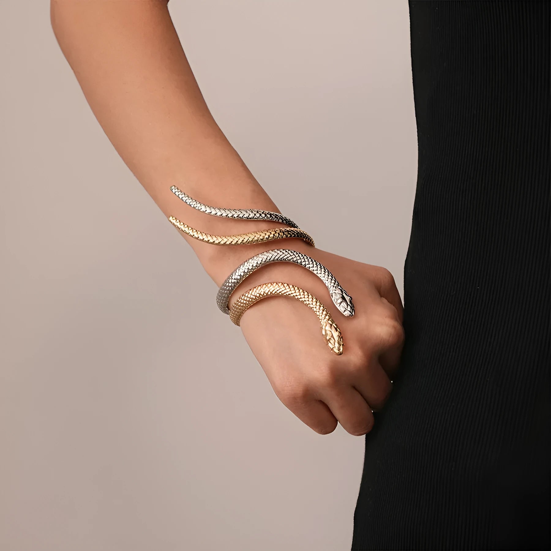 Exaggerated twisted winding simulated snake design ring bracelet 2-piece set in gold or silver
