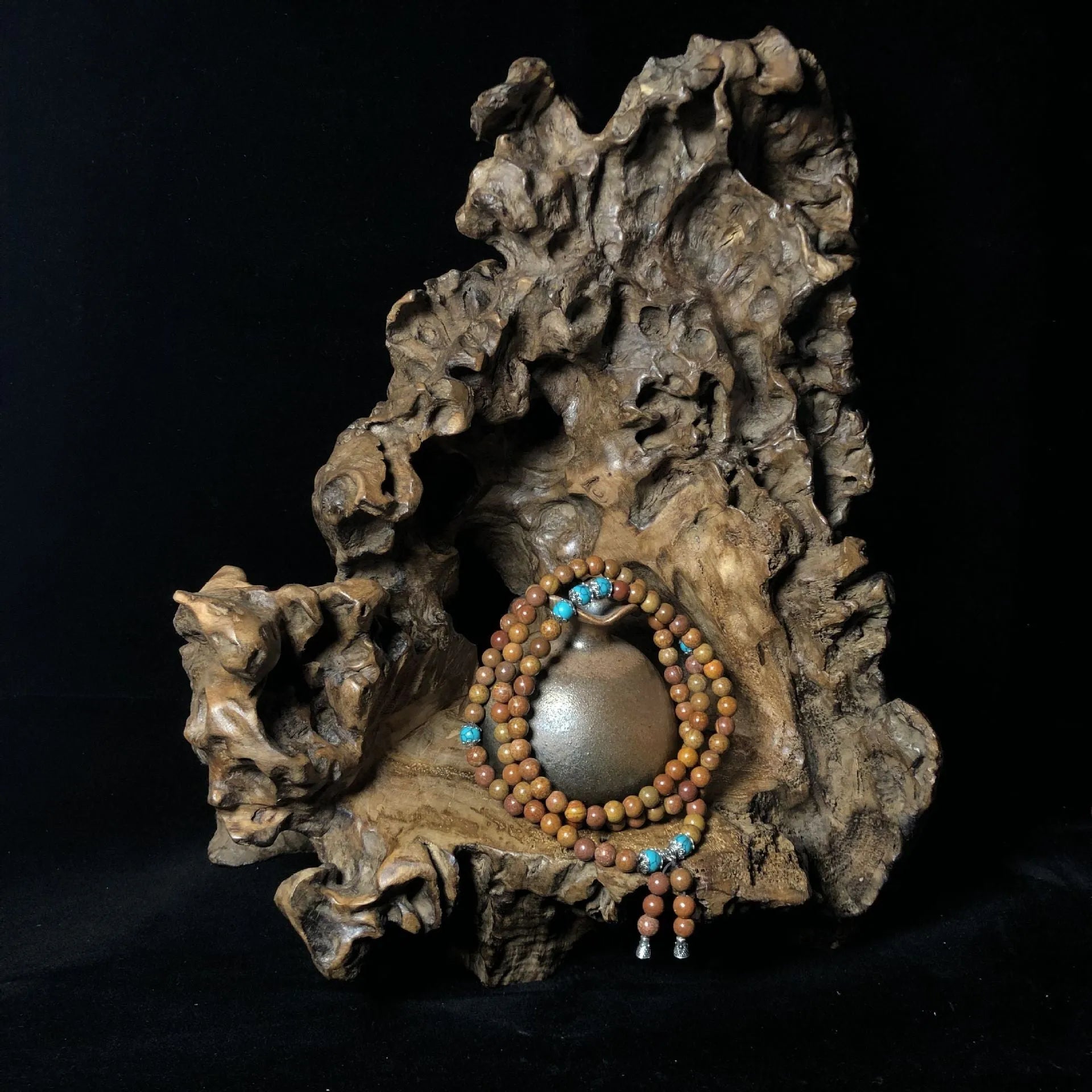 108 bead stone bracelet with geometric hand-polished Lvzhu beads measuring 5-6mm diameter