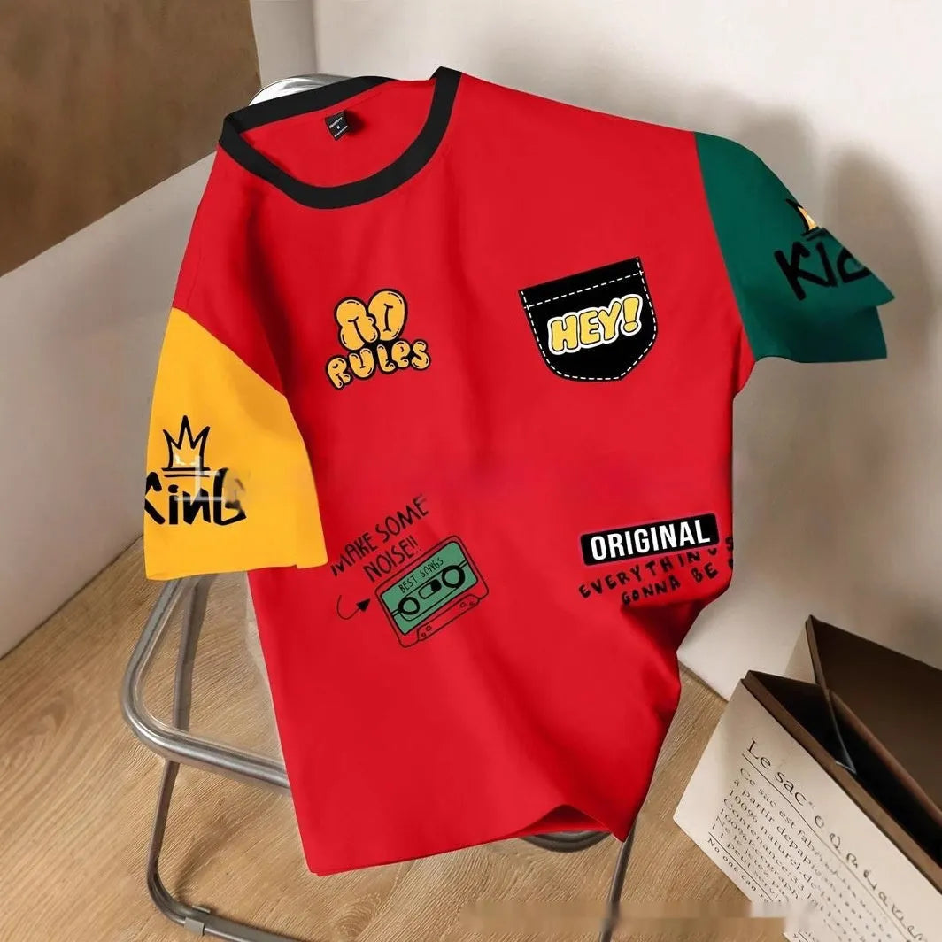 Men's loose-fit short-sleeved T-shirt with digital letter print in a colour trend option.