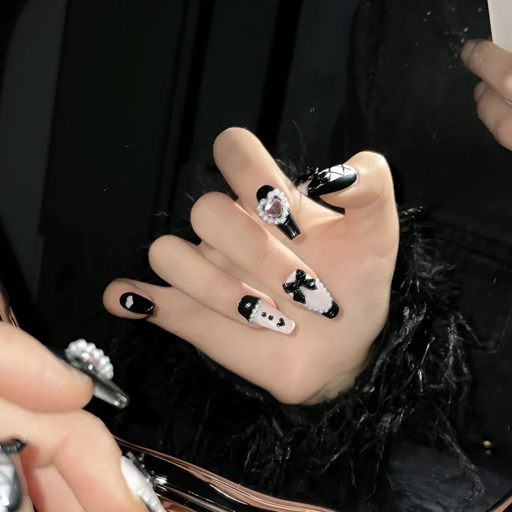 Black pink heart hand-painted detachable manicure nails with bow pattern in cat's eye style