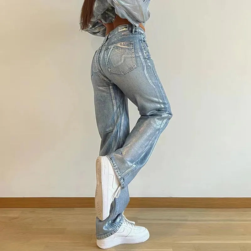 Washed blue high-waist straight-leg jeans with contrast detailing
