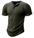 Men's slim-fit sports t-shirt in muscle cut design with polyester fabric