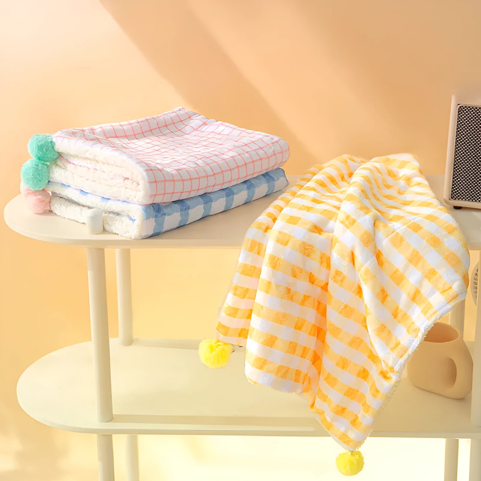 Thickened Coral Fleece Dog Blanket Warm Pet Plush Pad Bed Mat for Dogs Cats Soft Cozy Sleeping Cover Couch Protector Carpet Bed Sheet Machine Washable Blue Pink Yellow L 70x50cm M 55x45cm S 50x36cm XL 100x78cm