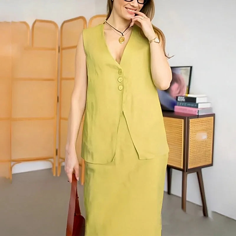 Women's casual two-piece suit with sleeveless vest and long skirt in polyester fabric