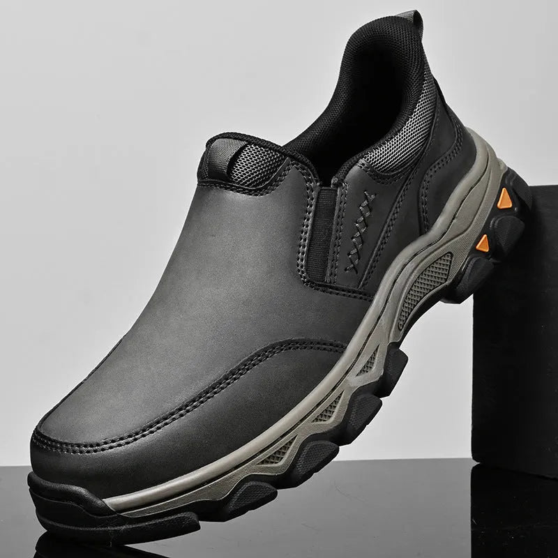 Men's casual leather shoes with round toe and flat heel in black, brown or grey colours