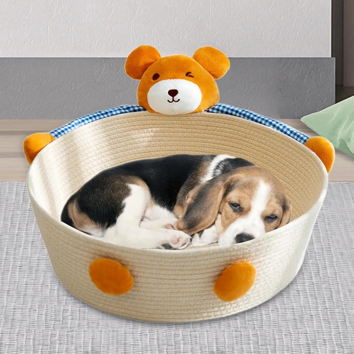 Woven cotton rope cat bed with integrated scratching surface in bear design