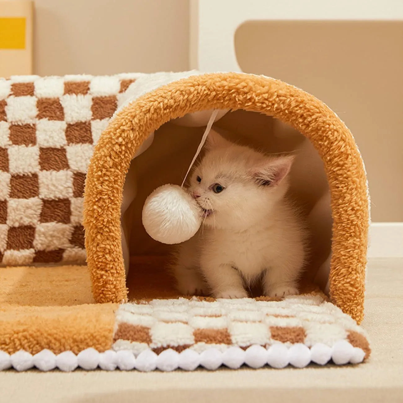 Fan-shaped plush pet bed tunnel for cats and dogs in 80x80x20cm size