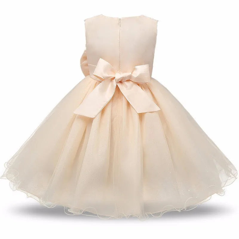 Girls princess flower dress in knee-length A-line style with floral pattern and bow decoration, sleeveless with O-neck collar