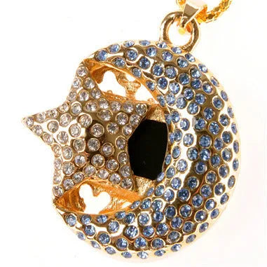 Xingyue jewellery-shaped metal USB flash drive on a white background.