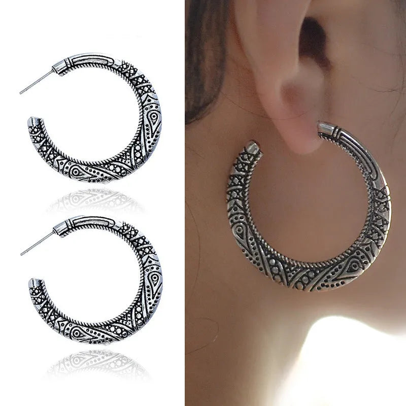 C-shaped vintage engraving earrings with street shot patterns in bronze or silver alloy metal