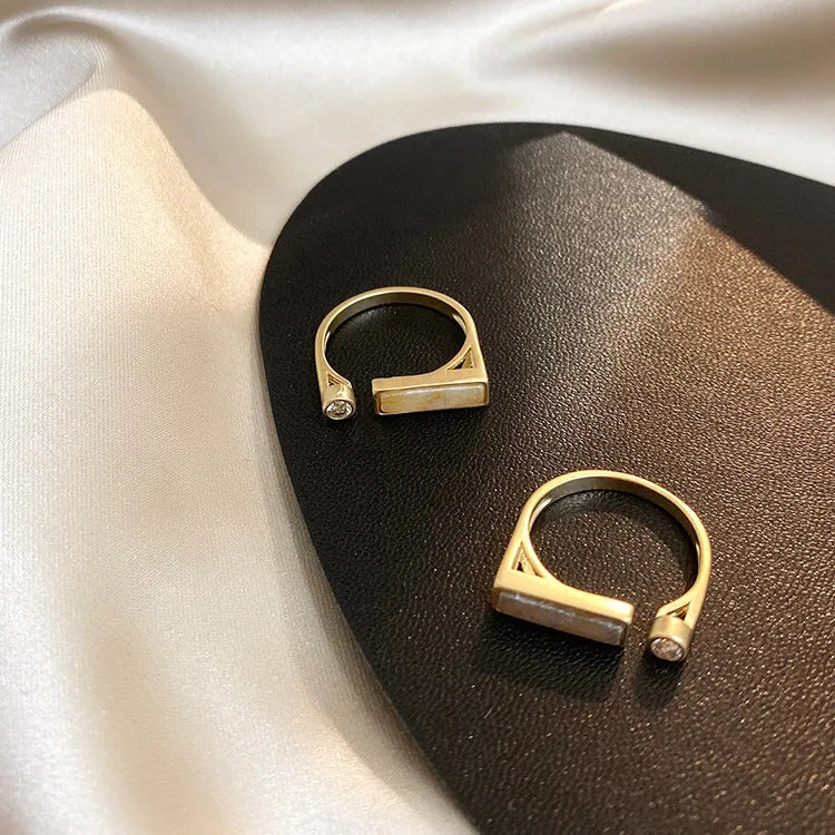 Copper vintage zircon marble ring with electroplated gold finish and adjustable opening, beige colour