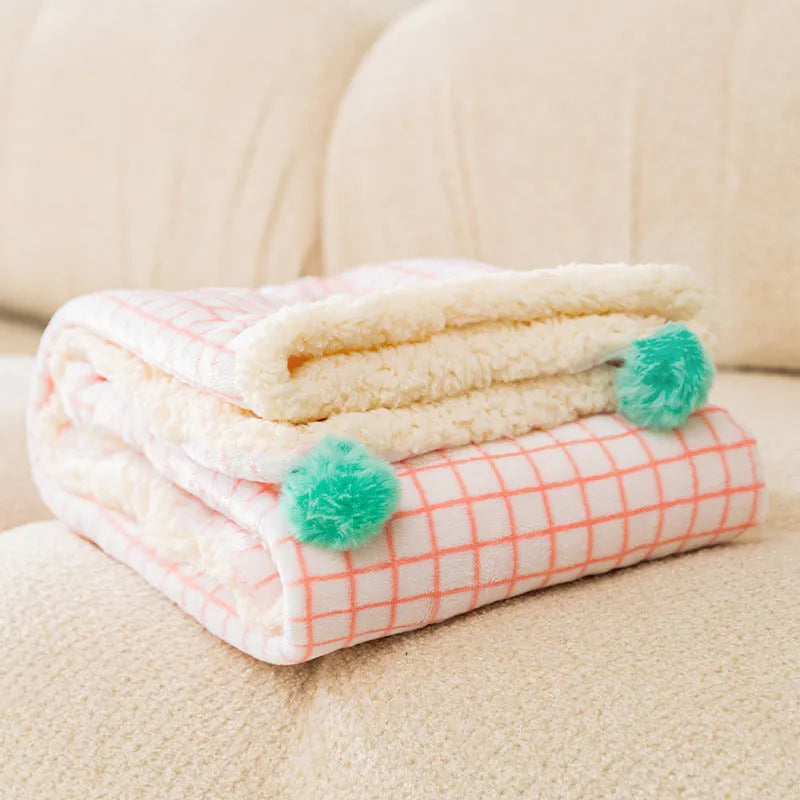 Thickened Coral Fleece Dog Blanket Warm Pet Plush Pad Bed Mat for Dogs Cats Soft Cozy Sleeping Cover Couch Protector Carpet Bed Sheet Machine Washable Blue Pink Yellow L 70x50cm M 55x45cm S 50x36cm XL 100x78cm