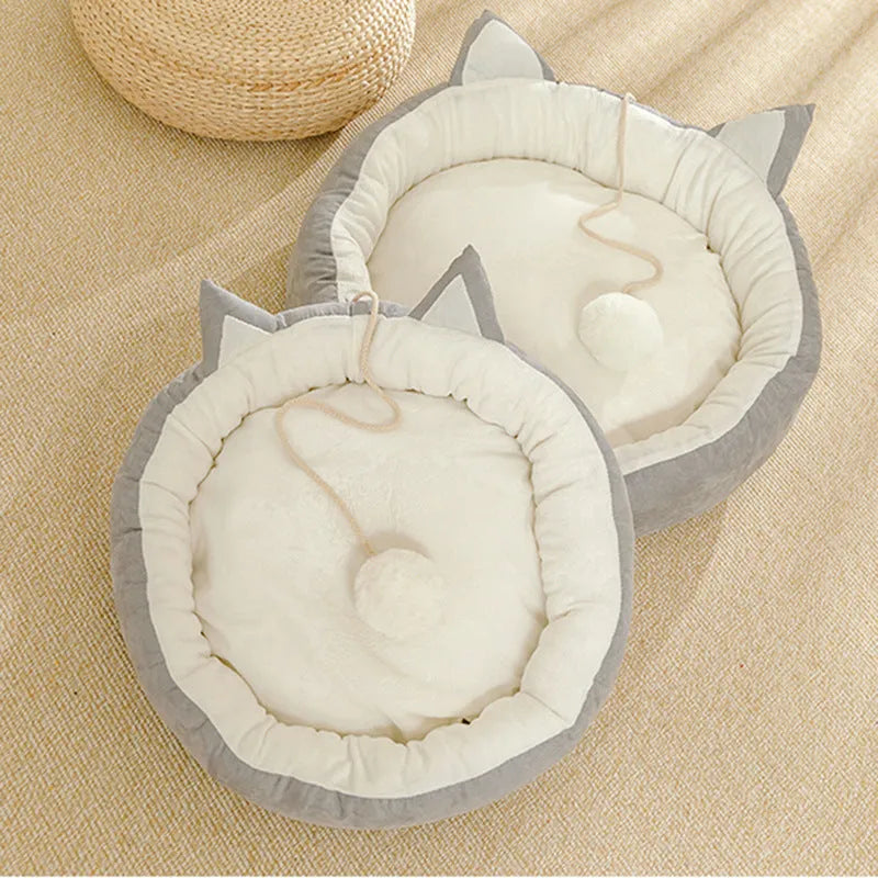 Suede cat litter mat with cat ears design, 36cm diameter, in pink and white colour