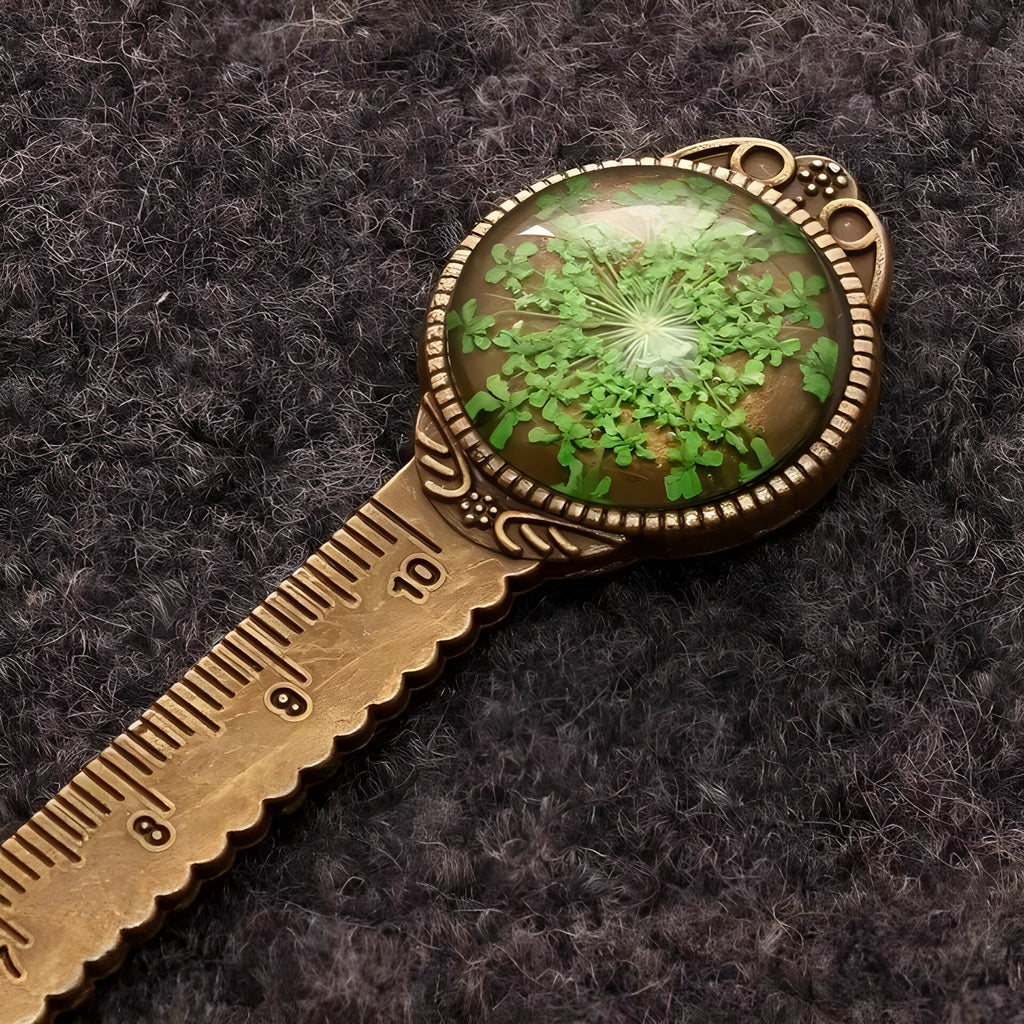 Handmade dried flower bookmark with pressed daffodils, clover and lace flowers, 12cm length classical design