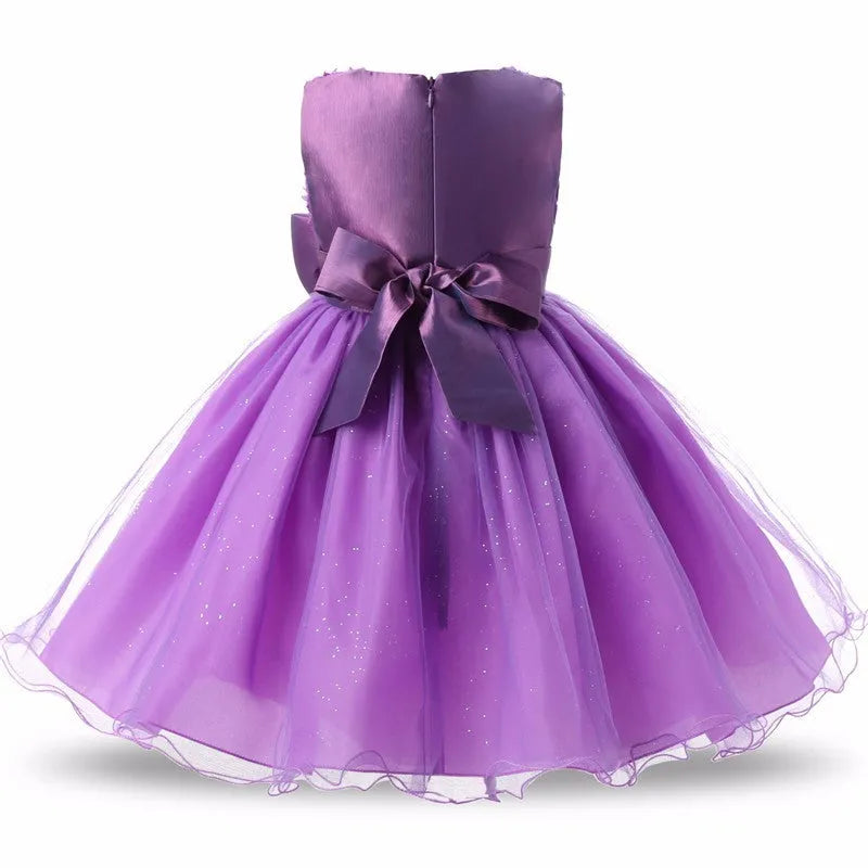 Girls princess flower dress in knee-length A-line style with floral pattern and bow decoration, sleeveless with O-neck collar