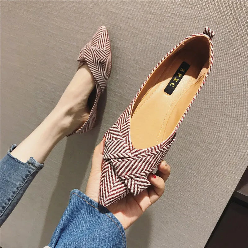 Women's red and black pointed toe single shoes with shallow mouth and low flat heel
