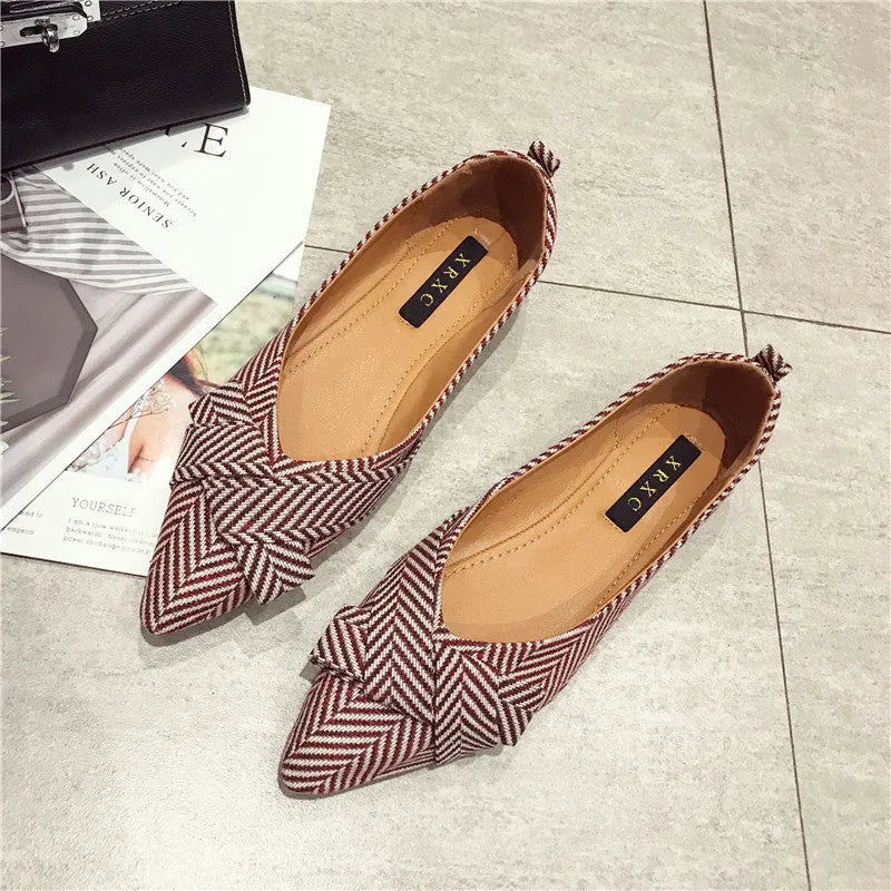 Women's red and black pointed toe single shoes with shallow mouth and low flat heel
