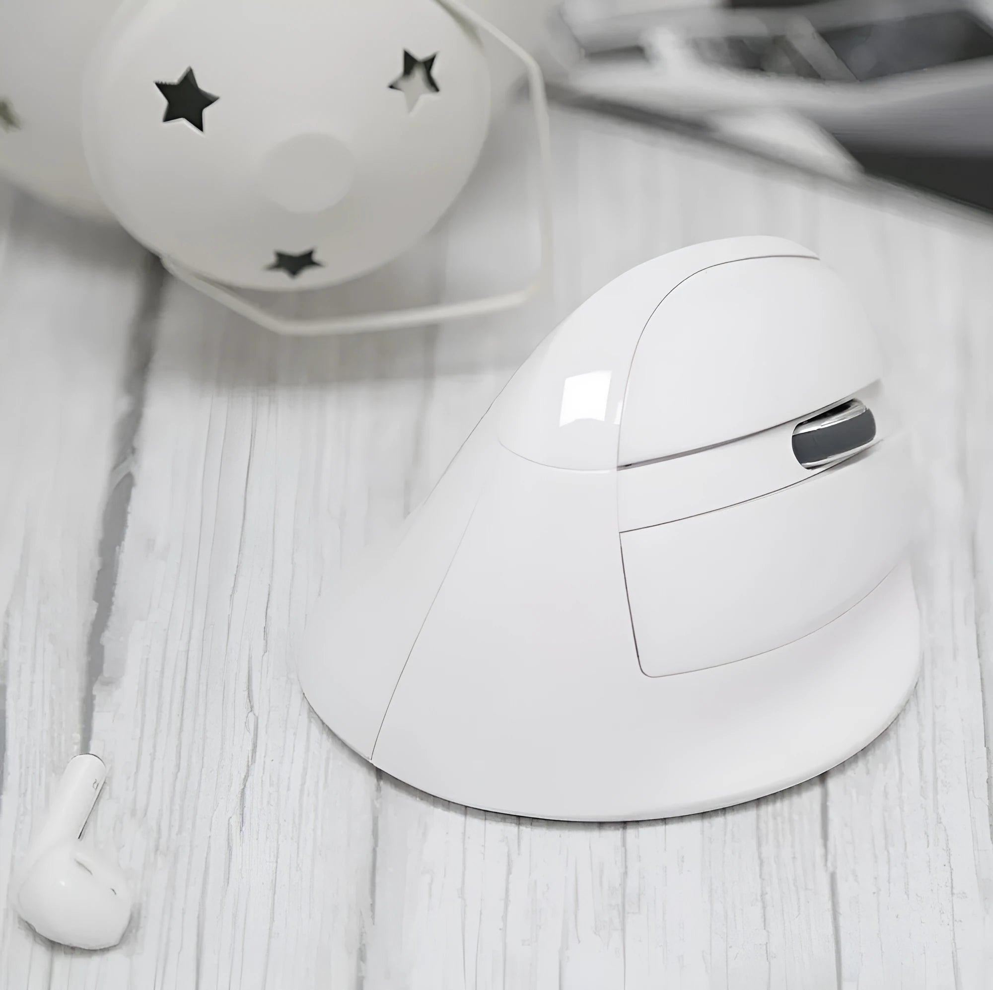 Pearl white M618mini wireless vertical mouse with dual mode Bluetooth and 2.4G connectivity
