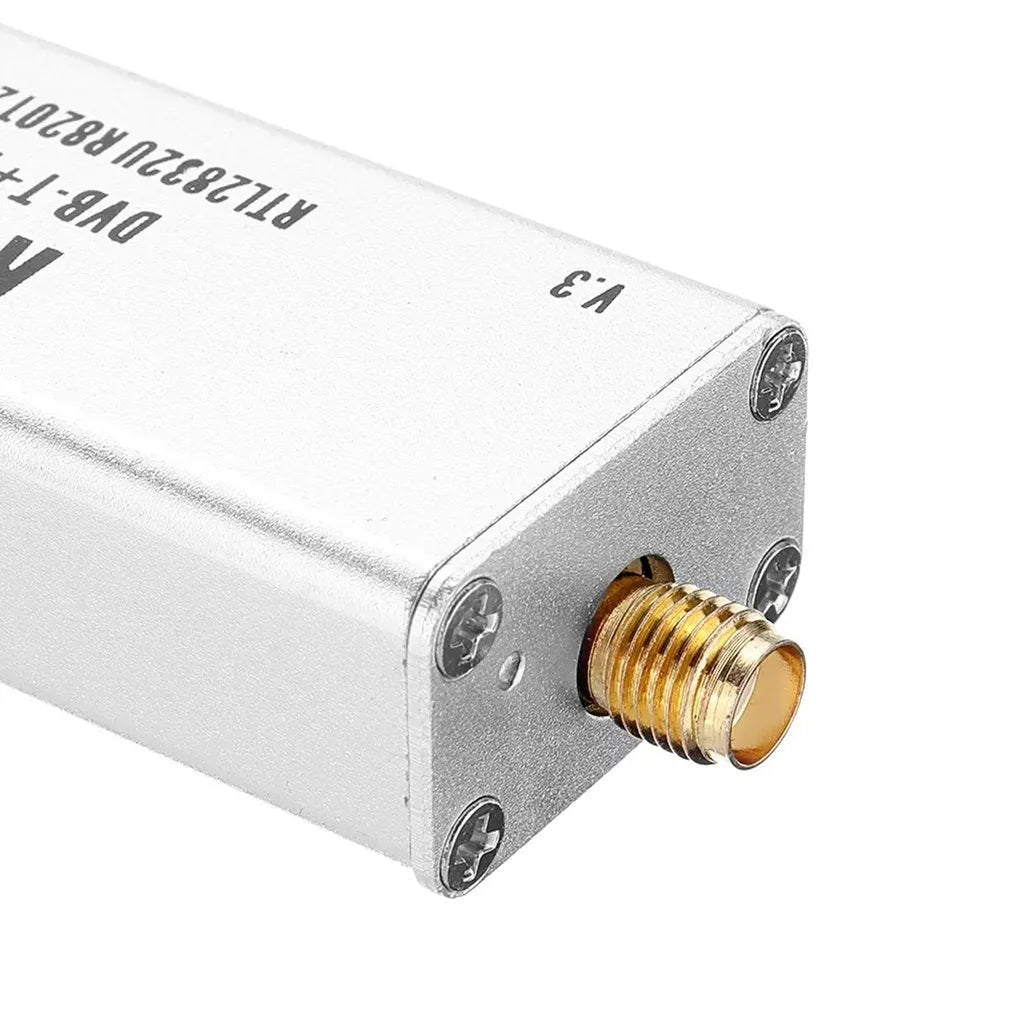 Black metal A300U software-defined radio receiver with SMA connector for 25MHz-1700MHz frequency coverage