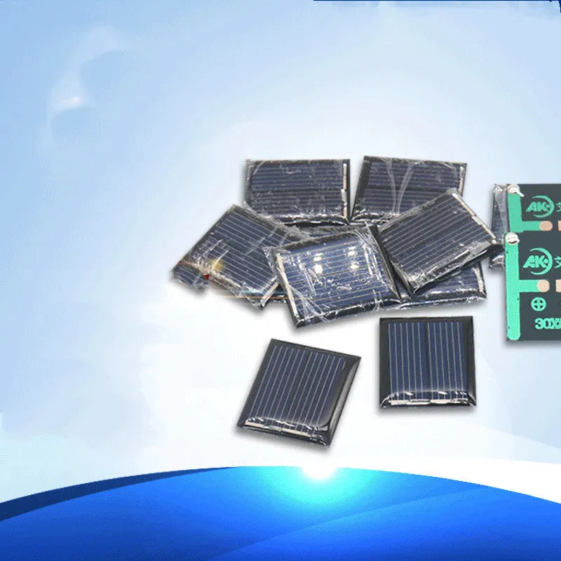 Small polycrystalline epoxy solar panel 30mm by 25mm with 1V80MA rating for DIY photovoltaic projects