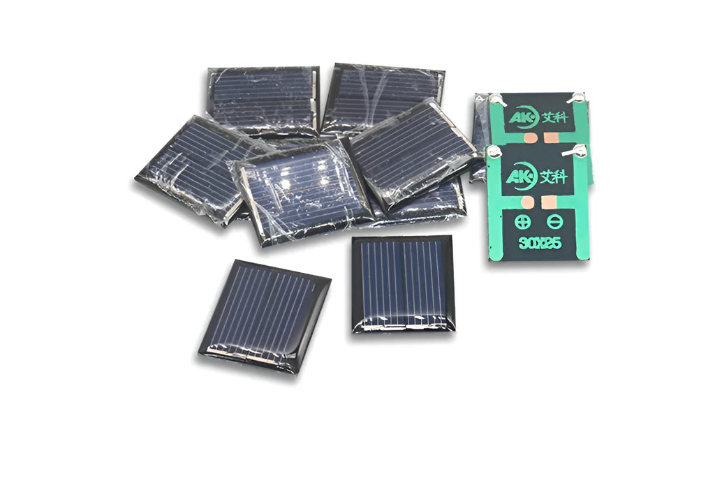 Small polycrystalline epoxy solar panel 30mm by 25mm with 1V80MA rating for DIY photovoltaic projects