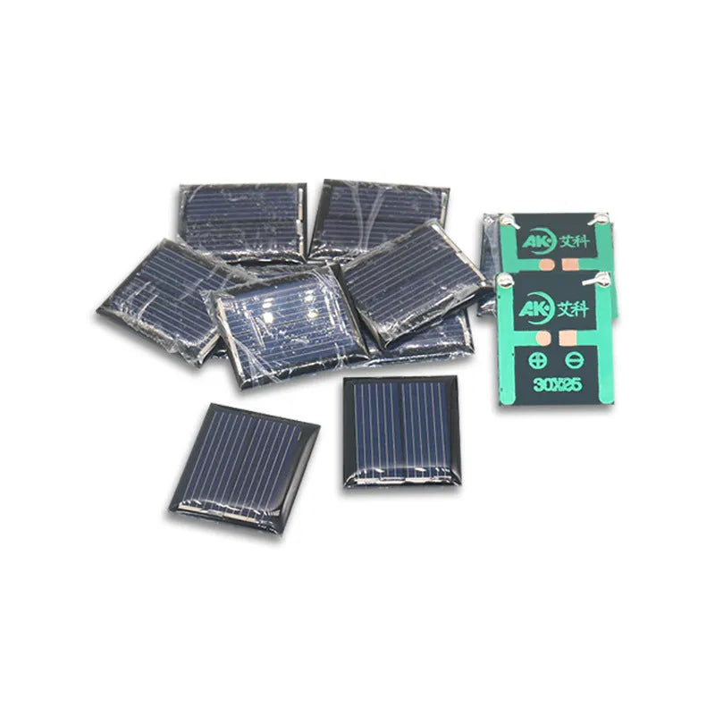 Small polycrystalline epoxy solar panel 30mm by 25mm with 1V80MA rating for DIY photovoltaic projects