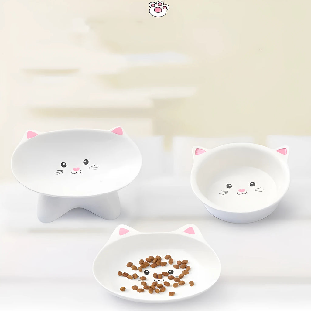 Small ceramic cat face shape pet food bowl in white porcelain for cats and dogs