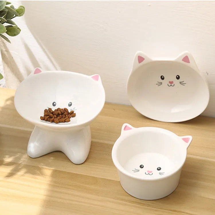 Small ceramic cat face shape pet food bowl in white porcelain for cats and dogs