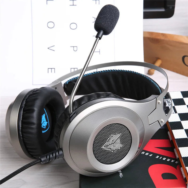 Black USB wired computer gaming headset with microphone for PC and notebook