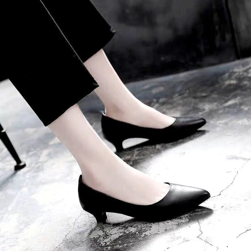 Women's wedding shoes in PU leather with crystal details, available in black and silver colours with different heel heights