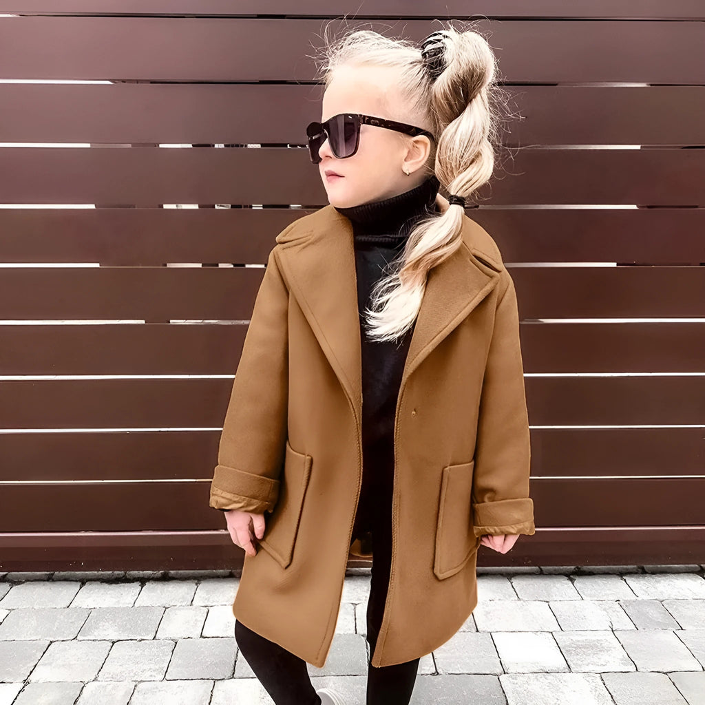 Children's brown woolen coat with suit collar and long sleeves