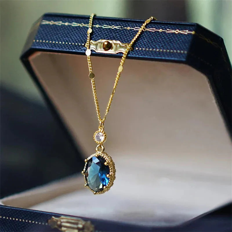 Geometric gold electroplated copper necklace with French retro styling