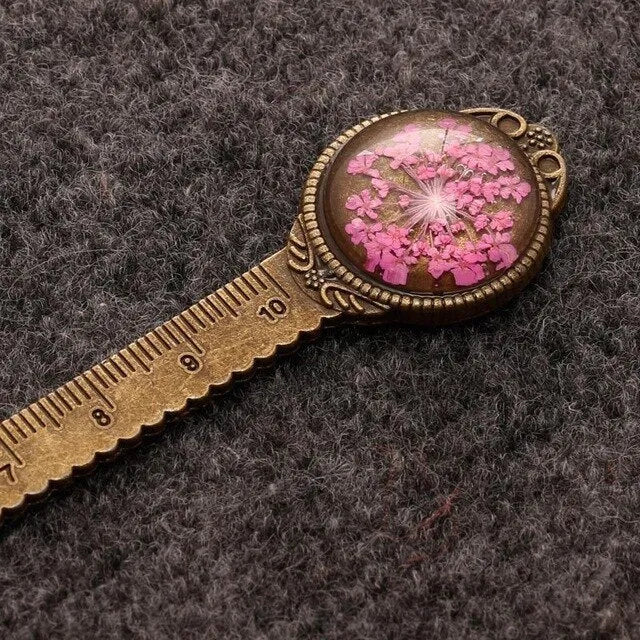 Handmade dried flower bookmark with pressed daffodils, clover and lace flowers, 12cm length classical design