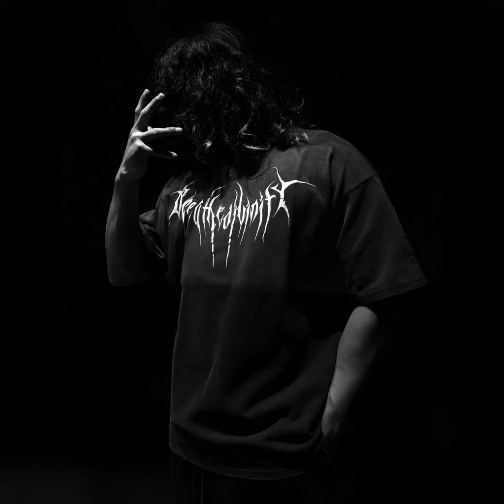 Man's dark style loose fit pure cotton short-sleeved t-shirt with gilding craft detail