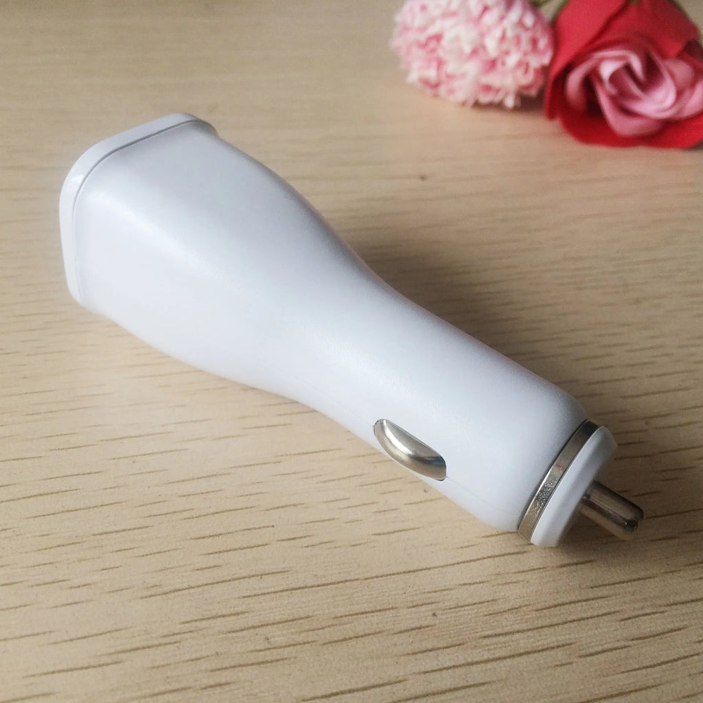 White QC30 USB car fast charger with QC2.0 certification for vehicle smartphone charging