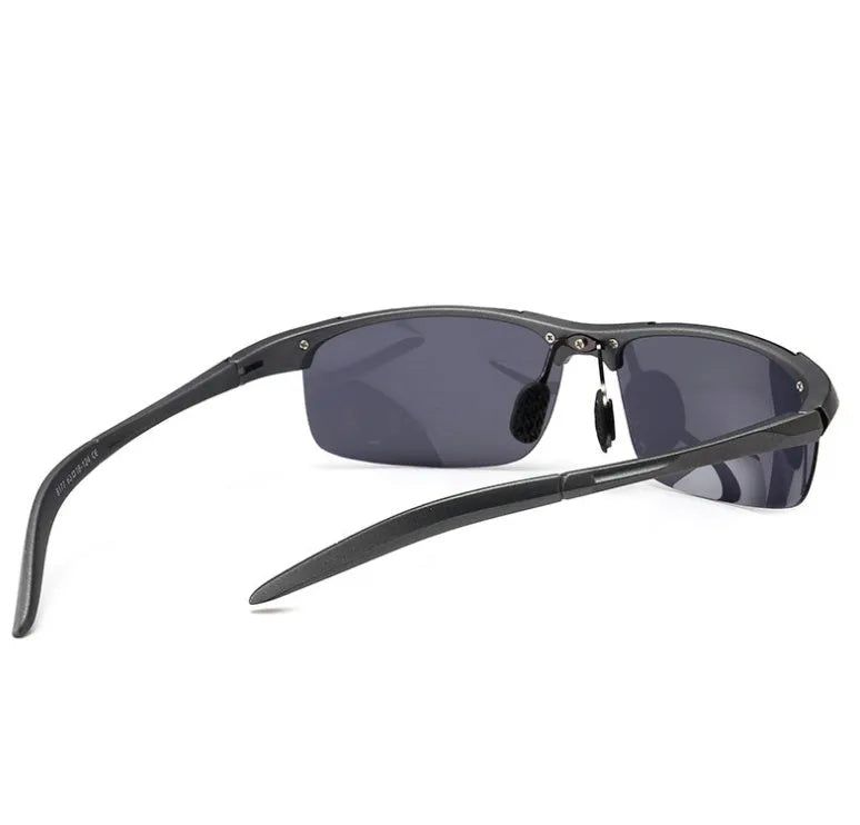 Polarised sunglasses with TAC lenses and PC frame for outdoor sports