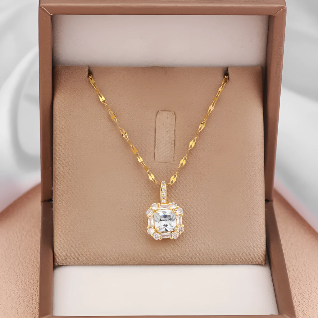 Women's geometric zircon titanium steel necklace with gold finish and adjustable chain