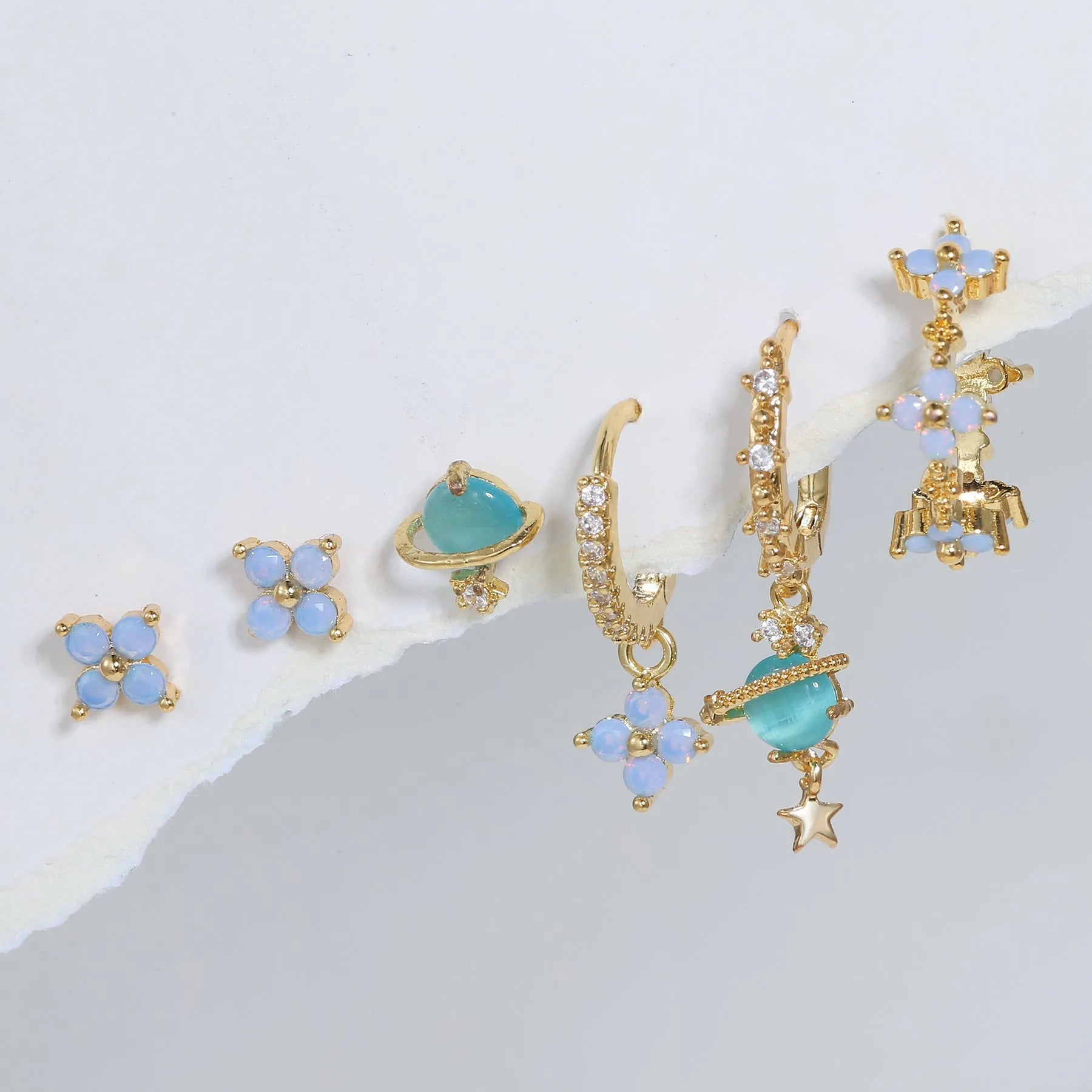 Flower-shaped ear studs with zircon mosaic detail in gold or silver Japanese Korean style