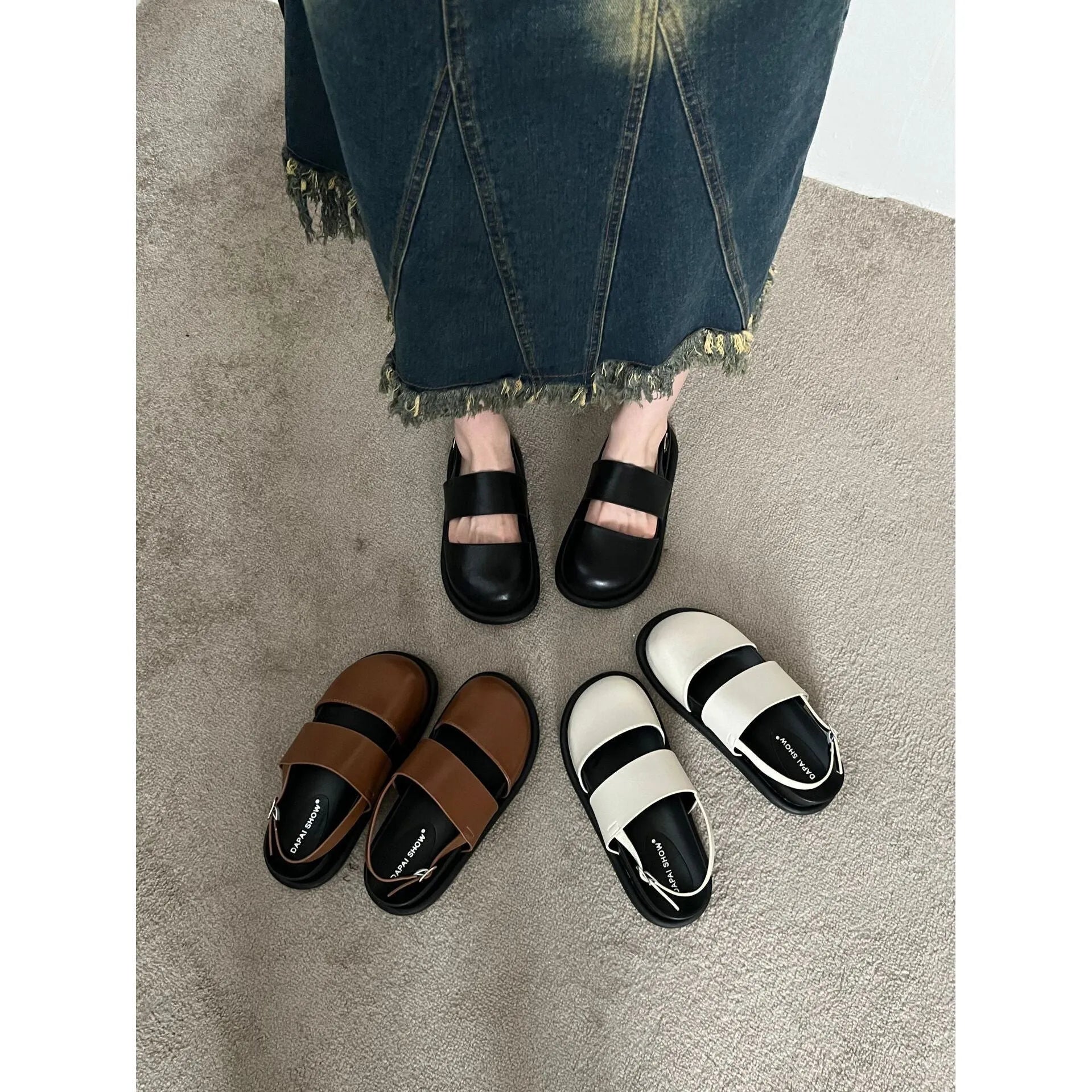Retro sandals with adjustable ankle strap buckle in microfiber material, closed toe design