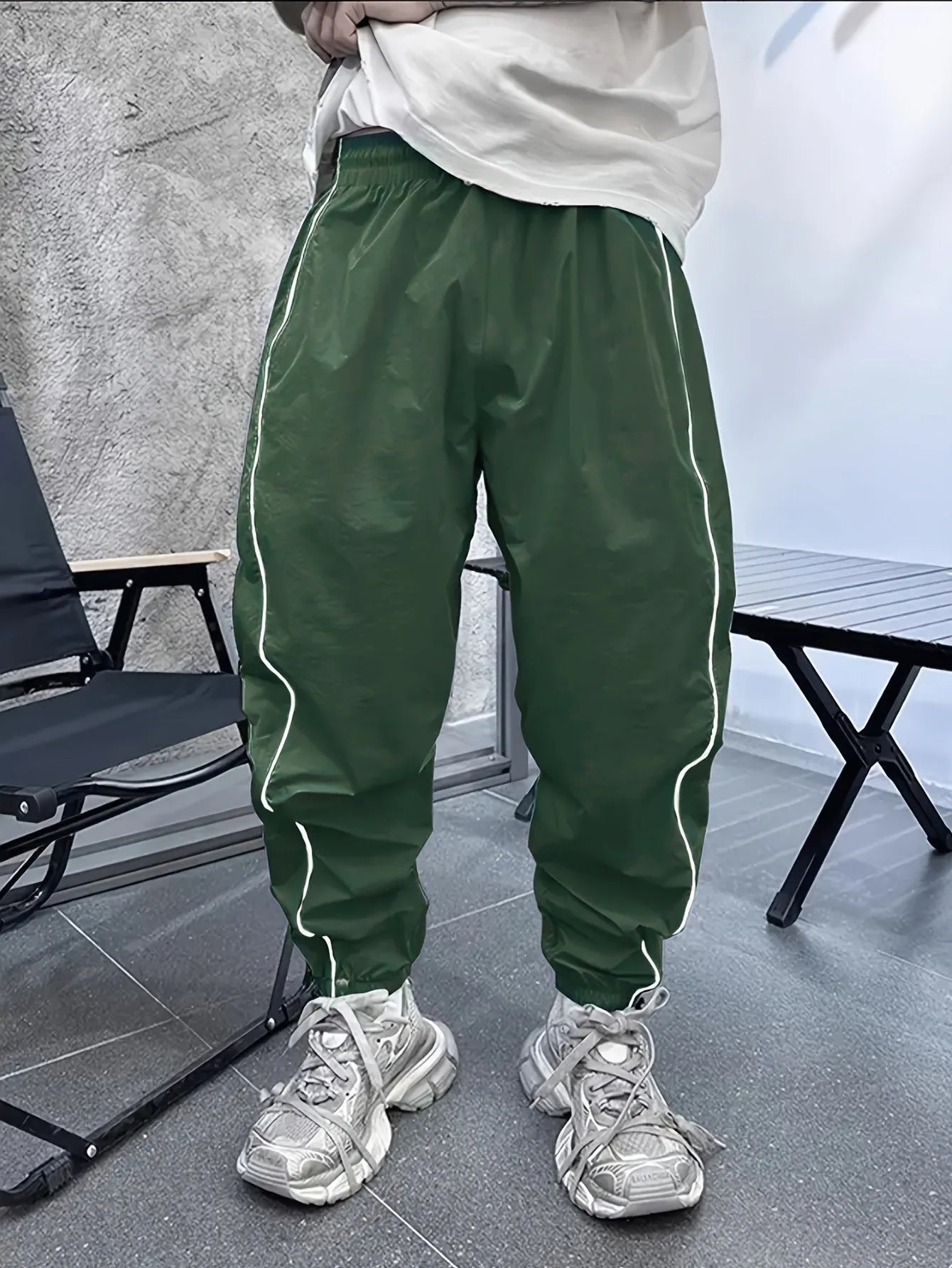 Men's loose style casual sports trousers in bamboo fibre fabric with cropped length