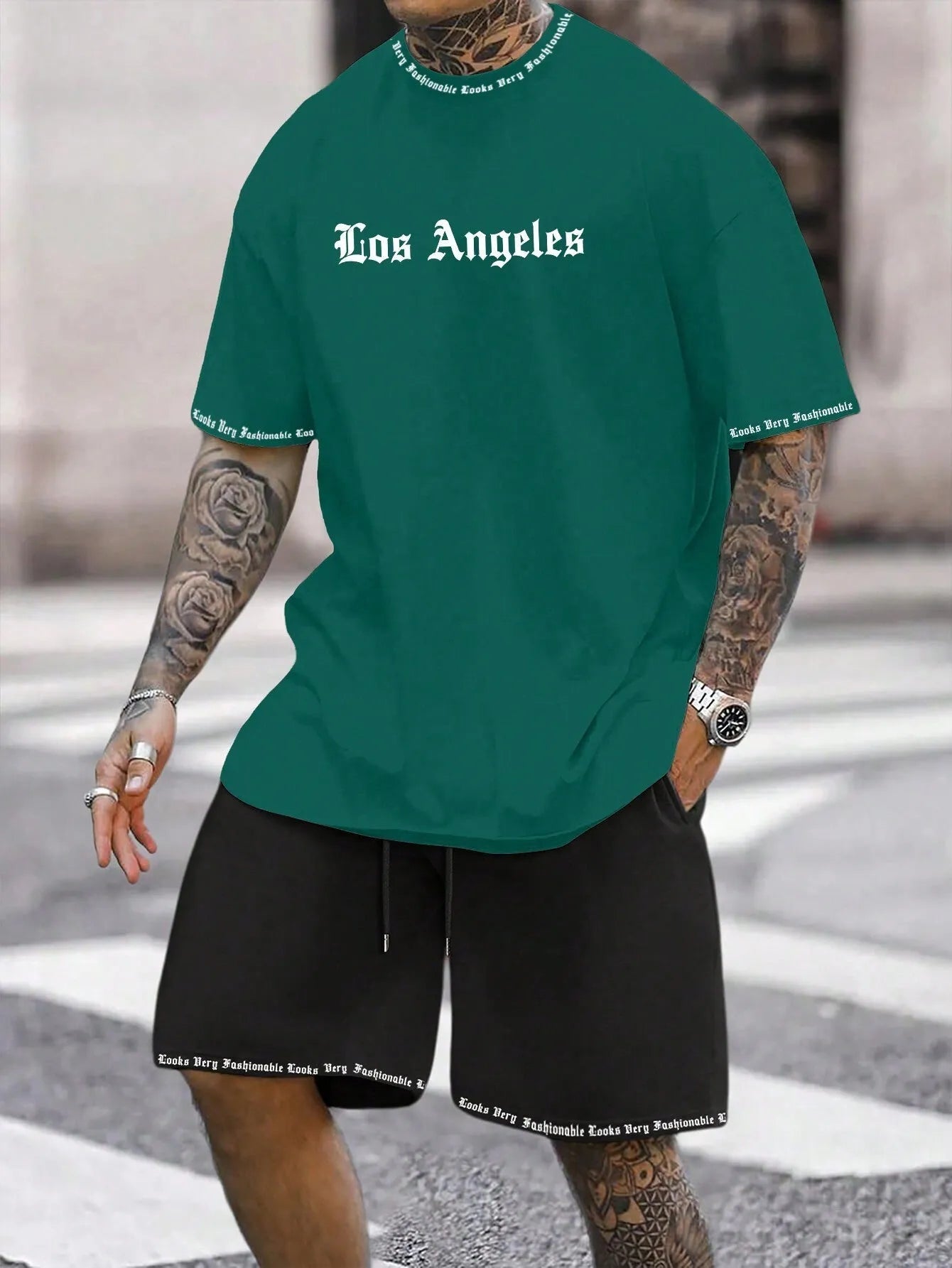 Sports style short-sleeved top and matching shorts suit in quick-drying polyester blend fabric