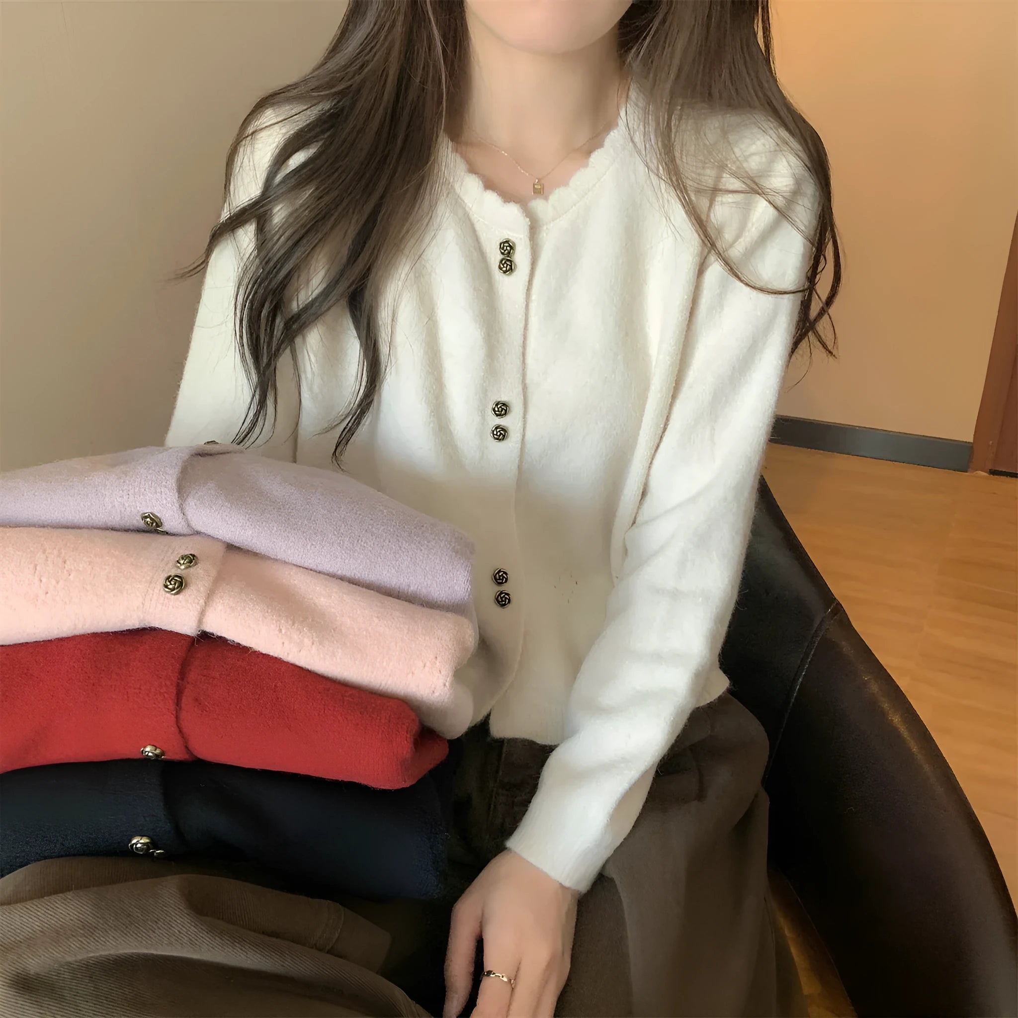 Women's acrylic fibre cardigan coat in long sleeve design with free size fit