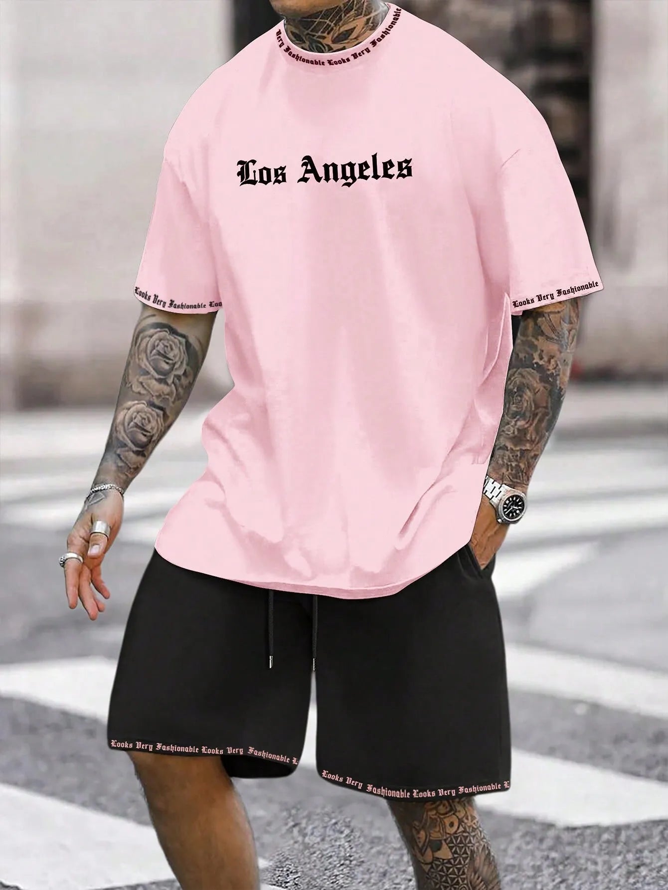 Sports style short-sleeved top and matching shorts suit in quick-drying polyester blend fabric
