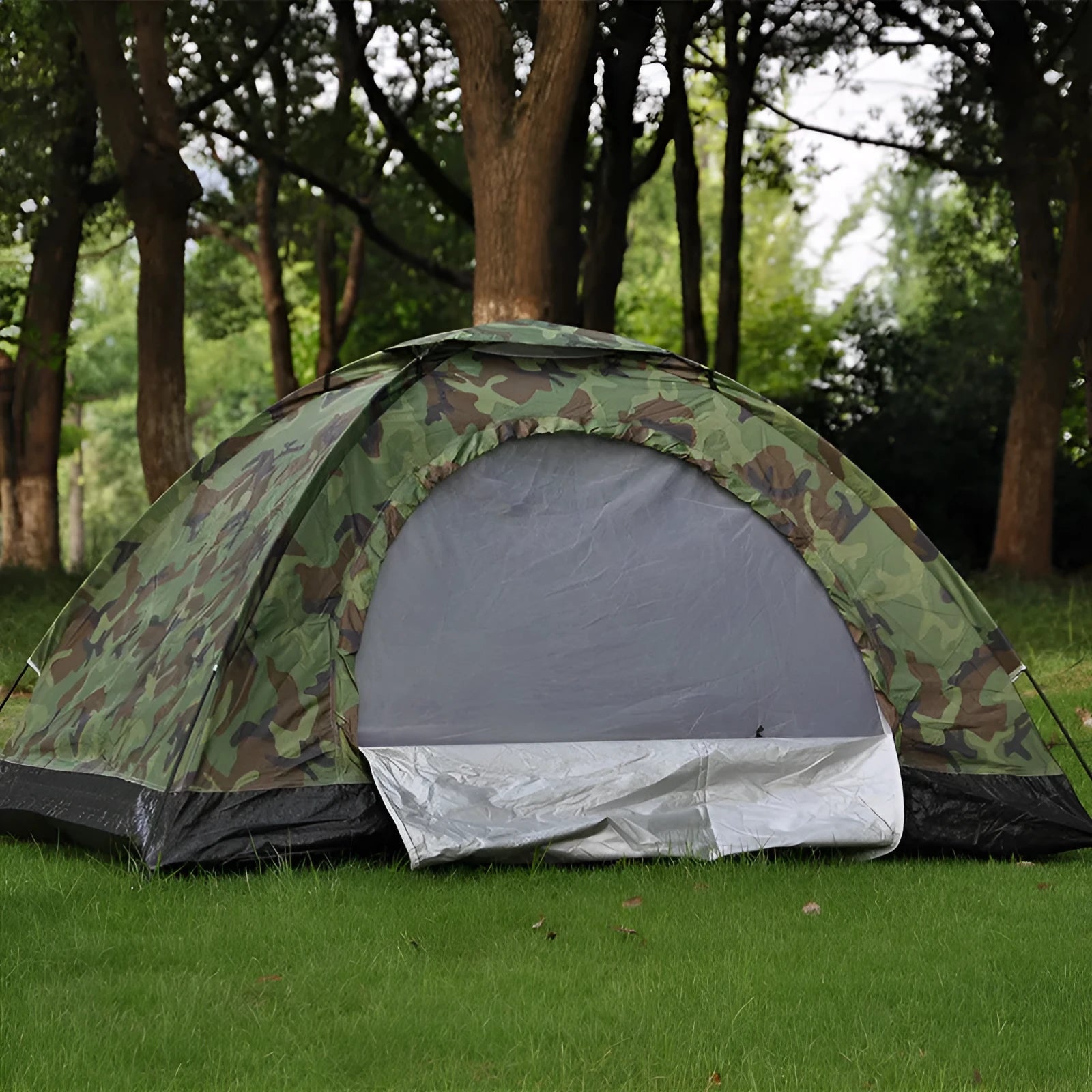 Double camouflage outdoor tent with triangular skylight, measuring 150x200x110cm for two-person camping