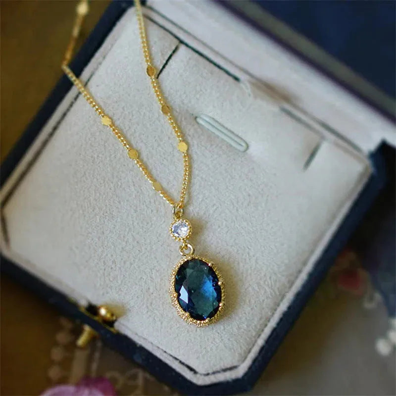 Geometric gold electroplated copper necklace with French retro styling
