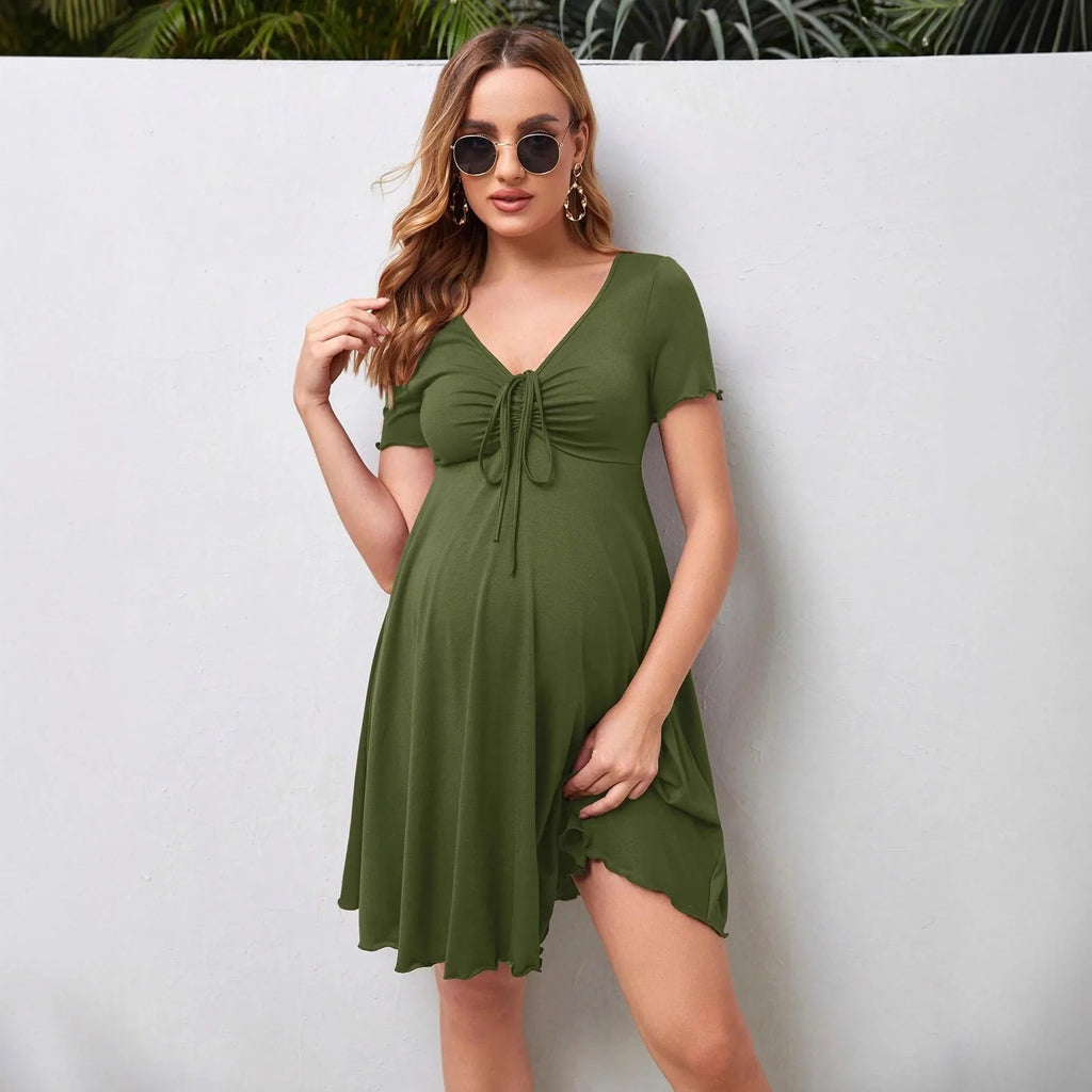V-neck short-sleeved dress with lace-up drawstring at chest in dark red polyester, A-line skirt, quarter sleeves