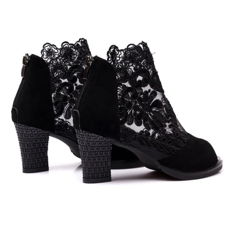 Lucyever women's black lace gladiator sandals with square heels and floral patterns