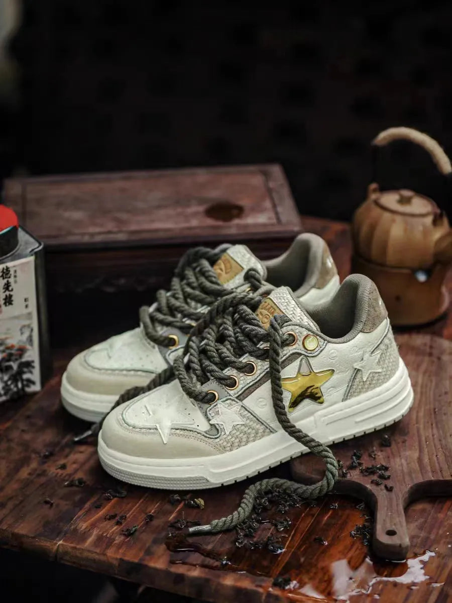 Cowhide leather low-top platform running shoes in West Lake dragon well tea colour with front lace-up