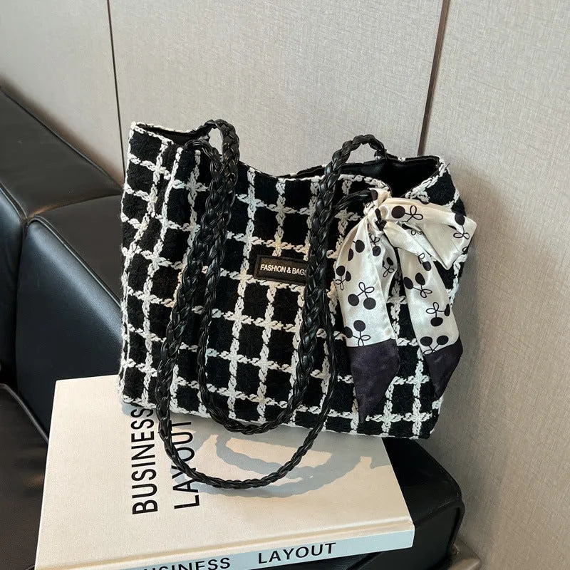 Horizontal square woolen shoulder bag with internal mobile phone and file compartments in black colour
