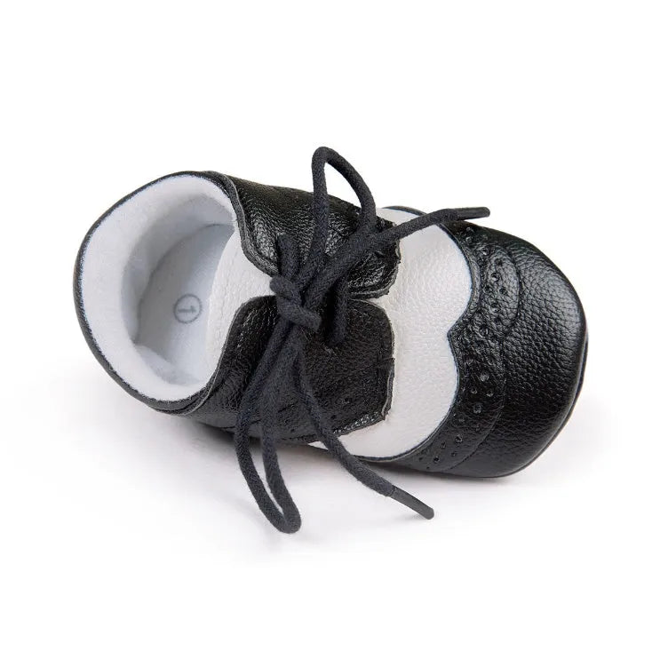 Vintage style baby soft sole walking shoes in synthetic leather available in multiple colours